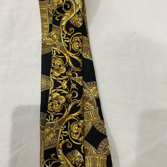 Versace tie - Picture 2 of 11